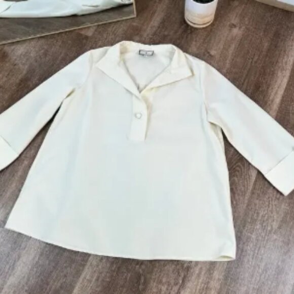 Tuckernuck beige Poplin Thick Blouse Faux Pearl Bar Sleeves and Collar - Picture 3 of 7